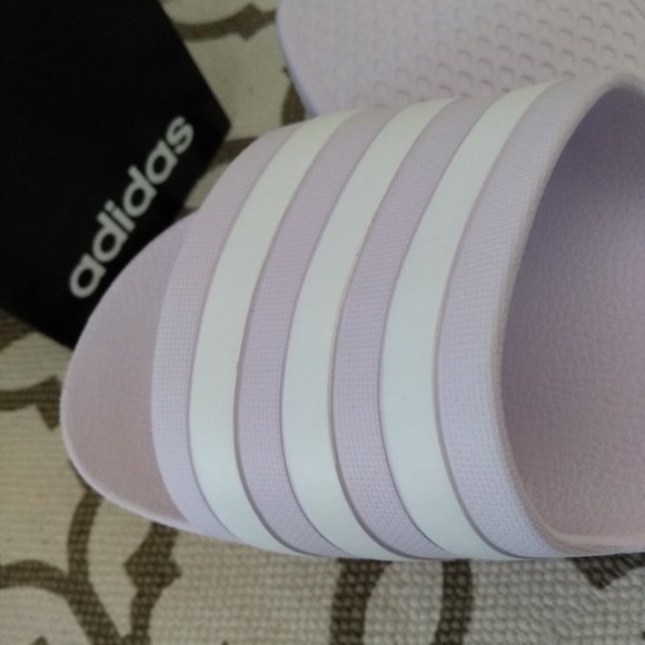 New Adidas Adilette Aqua Slides in lavender & three wht stripes, wm’s sz 9 - Picture 2 of 7